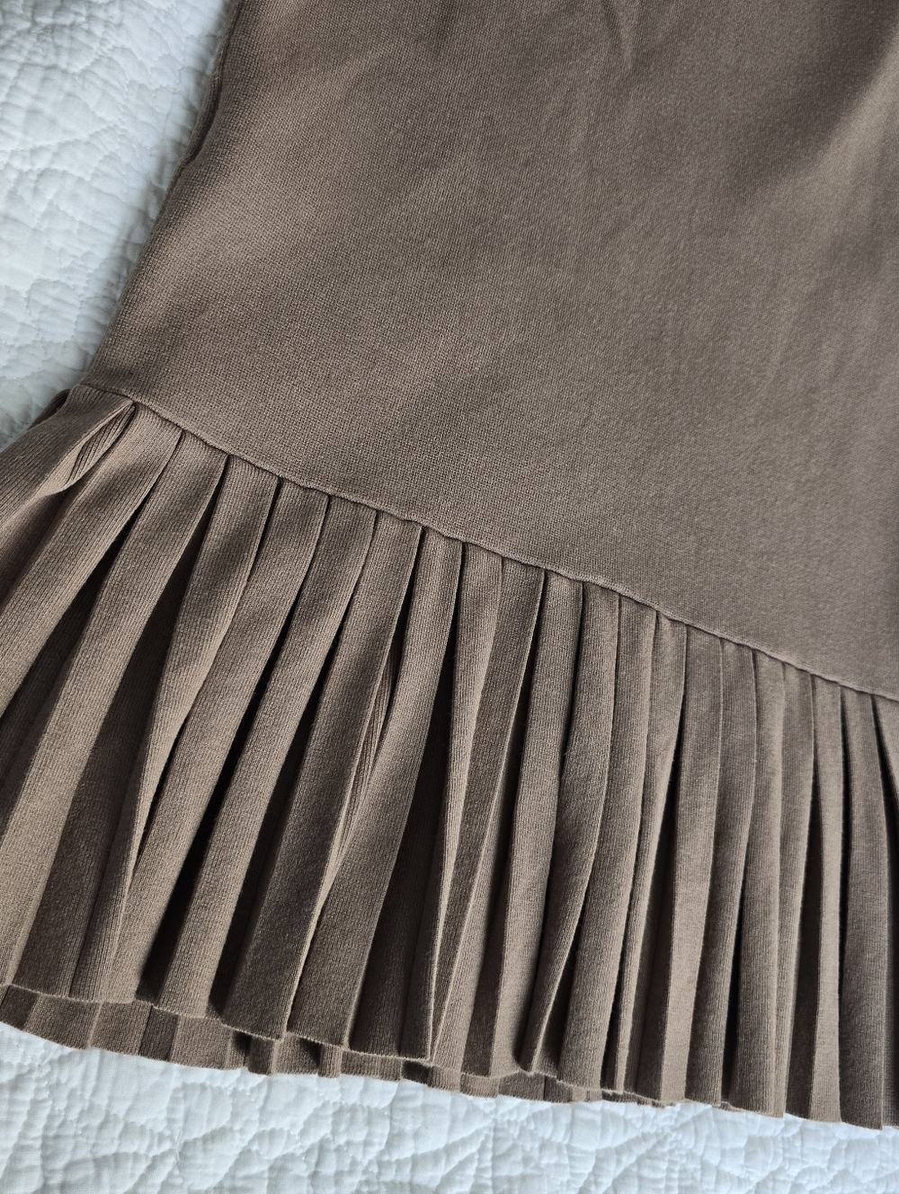 Club Monaco Slim Pleated Hem Knit Taupe Midi Pencil Skirt - Picture 8 of 10